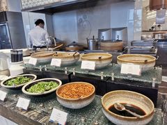自助调料区-索菲特酒店 · 云尚天际自助餐厅