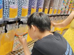 -m豆巧克力世界(上海世茂广场店)