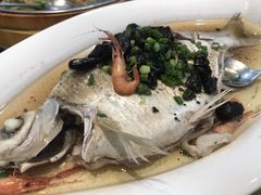 榄核蒸边鱼-小北江河鲜(新城店)