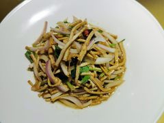 -艳阳天民俗村(公园路店)