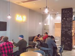 用餐区-HELLO 27 意面·沙拉·帕尼尼