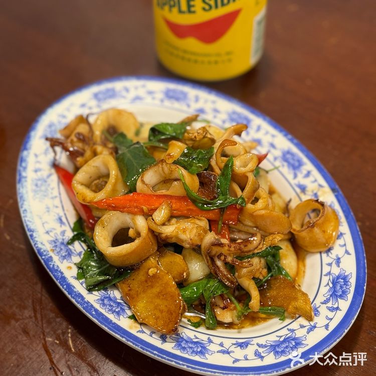 绝对是成都第一台式卤肉饭！