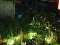 -Dash Teak House