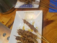 现穿羊肉串-呼伦贝尔烤羊·蒙古烤羊排(骏景店)