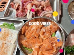 -围炉肉舍•炭烤活鳗•丹东海鲜烤肉(步行街店)