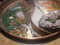 -洱火云南酸菜牛肉火锅(石景山当代商城店)