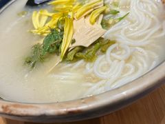 -新世界·过桥米线宴