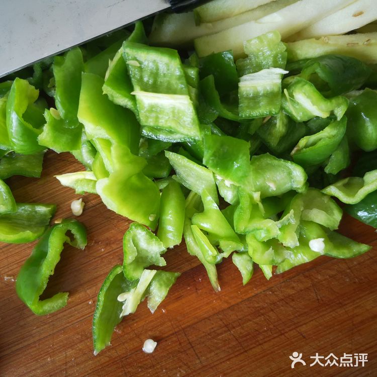 这是一款适合清炒的清炒黄瓜