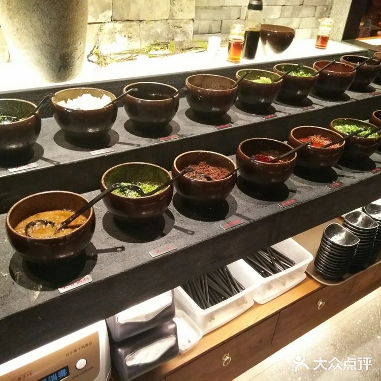 菜品也是足足的，这里环境也不错，看上去有中高大上的感觉