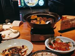 -帅巴人舅母子腊蹄民俗村