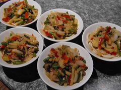 维吾尔族妈妈手搓面-纳瓦新疆菜(银都店)