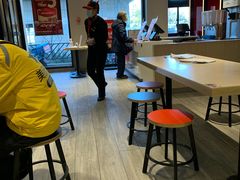 用餐区-永和大王(蛙嫩鸡香煲煲鲜·军博店)