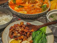-粉八·云南米线·建水烧烤(常熟路店)