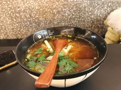 香辣牛骨汤面-贡梅老面馆·蟹粉面·无锡特色小吃(南长街主推店)