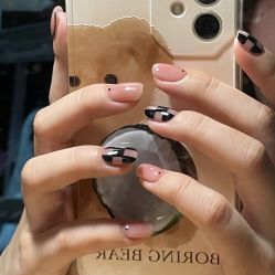 -VIVI BEAUTY  美甲美睫皮肤管理中心