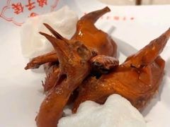 脆皮乳鸽-鸽子侯·家宴·平价海鲜(绿地店)