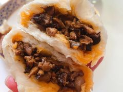 麻辣香菇鸡丁包-老陶包子铺(南大西南村店)