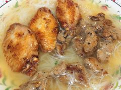 牛肉粒炸鸡翼米线-永安咖啡室