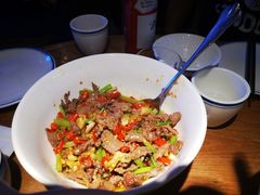 白露村炒黄牛肉-费大厨辣椒炒肉(高铁吾悦广场店)
