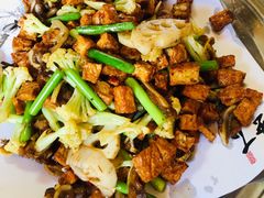 脆骨海鲜豆腐锅-李东农庄(中南百草园地标店)