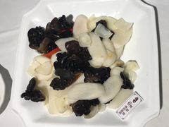 鲜淮山雲耳炒百合-小桃源酒家(罗湖商业城店)