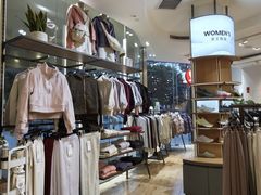 -lululemon(上海浦东IFC店)