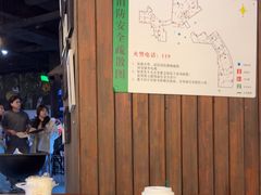 -暴风岛沉浸式体验馆(百联世纪店)