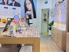 -天空之镜眼镜店蔡司依视路配镜授权零售店(望京颐堤港店)
