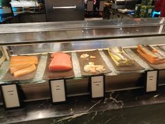 -广州万富希尔顿酒店·感趣自助餐厅·金秋蟹宴生蚝海鲜刺身