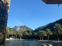 -腾冲洞山温泉村