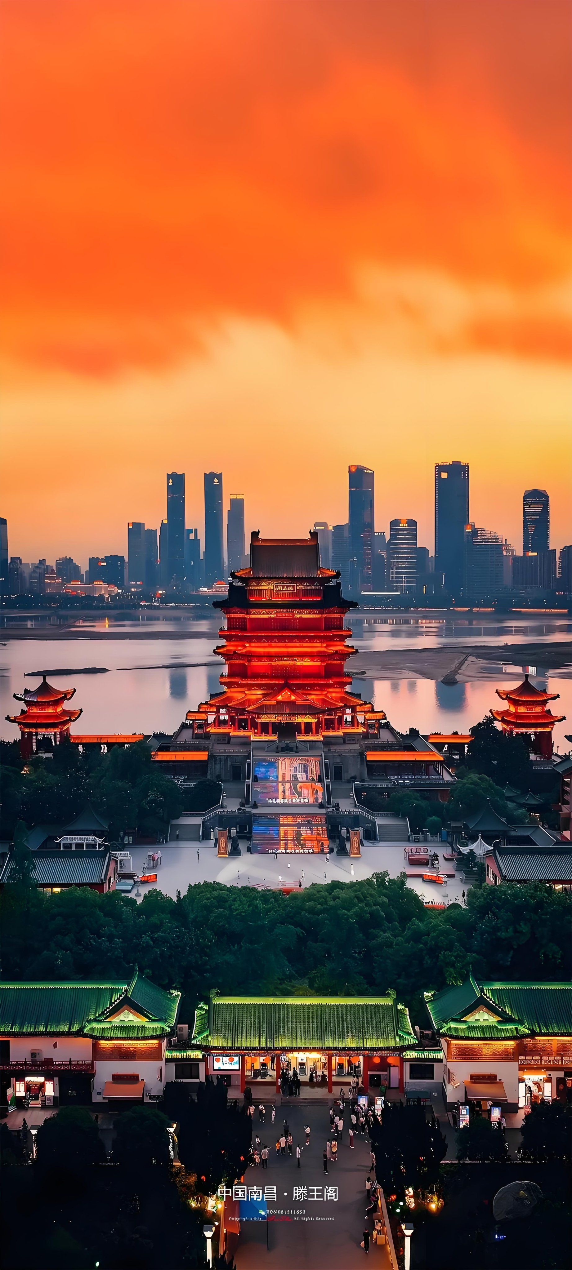 滕王阁:江南三大名楼之一,登楼可俯瞰赣江美景