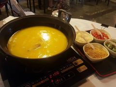 -鲜入围煮花胶鸡海鲜火锅