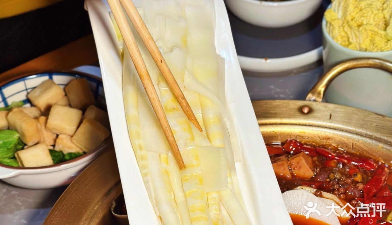 藏在居民区里的重庆火锅店，蒜里甜牛肉串爱了‼️