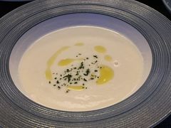 -卡普里披萨·牛扒·下午茶