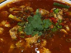 -虾弄弄海派小龙虾·牛羊蝎子火锅