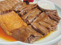 卤水狮头鹅三拼-尚一汤·粤菜海鲜(环球港店)