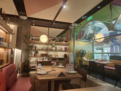 -芭莉与彩虹西餐厅(成都合生汇店)