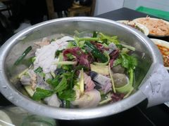 -周良天山牛杂城(天山路总店)