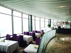 -亚洲国际大酒店·云顶阁旋转自助餐厅