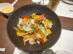 鲑鱼大虾海鲜沙拉-西堤牛排(合肥之心城店)