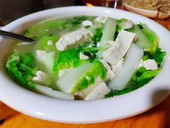 -宏兴烤鱼山庄(宣恩总店)