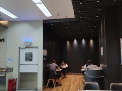 -全家便利店(江湾镇站店)