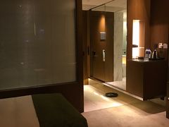 -上海滴水湖皇冠假日酒店