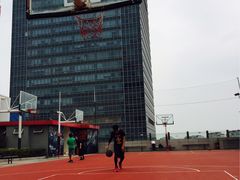 -洛克公园·篮球·足球·羽毛球(莘庄店)