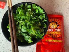 -钢管厂五区小郡肝串串香(蜀都万达店)