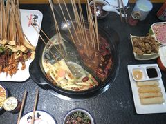 -两三事小郡肝串串香火锅(桂庙店)