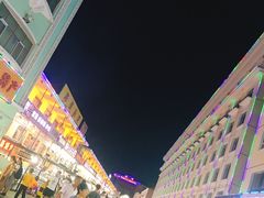 -布尔津河堤夜市