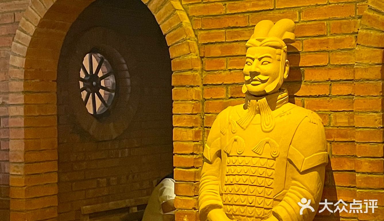 我宣布❗️这是岳阳坠有氛围感的烧烤店 ‼️