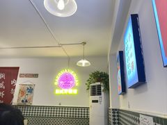 -捌贰虾蟹·江湖菜馆(江汉路店)