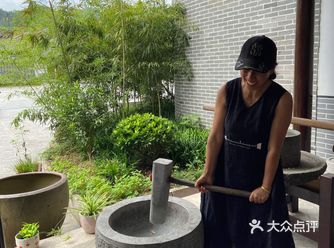 新昌农家乐，是个吃饭住宿度假小黄山漂流集一体的度假区